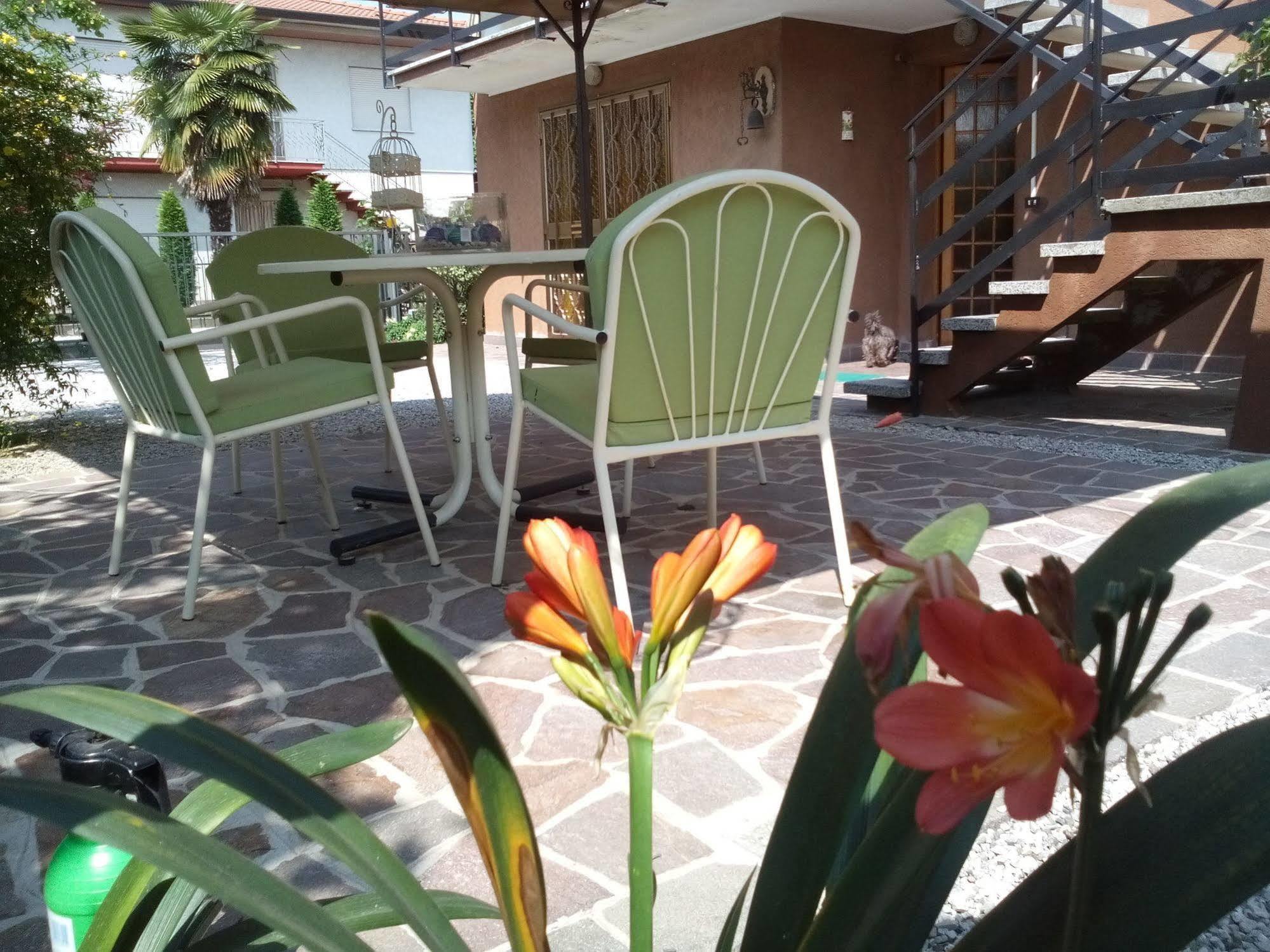 Bed and Breakfast Casa Emanuela П'яццола-суль-Брента Екстер'єр фото