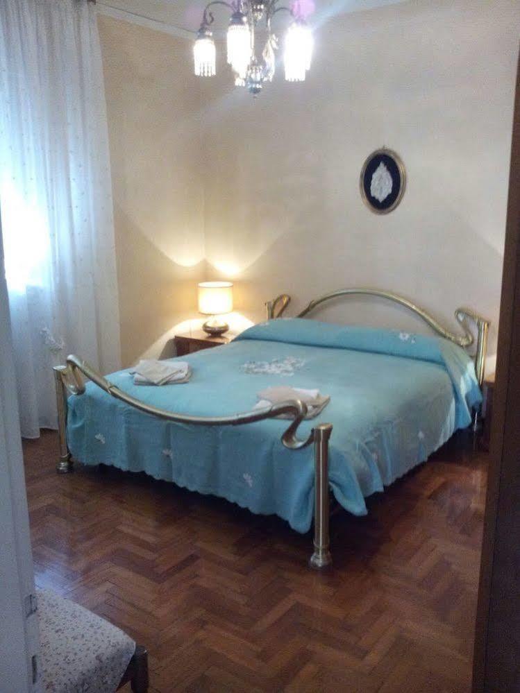 Bed and Breakfast Casa Emanuela П'яццола-суль-Брента Екстер'єр фото