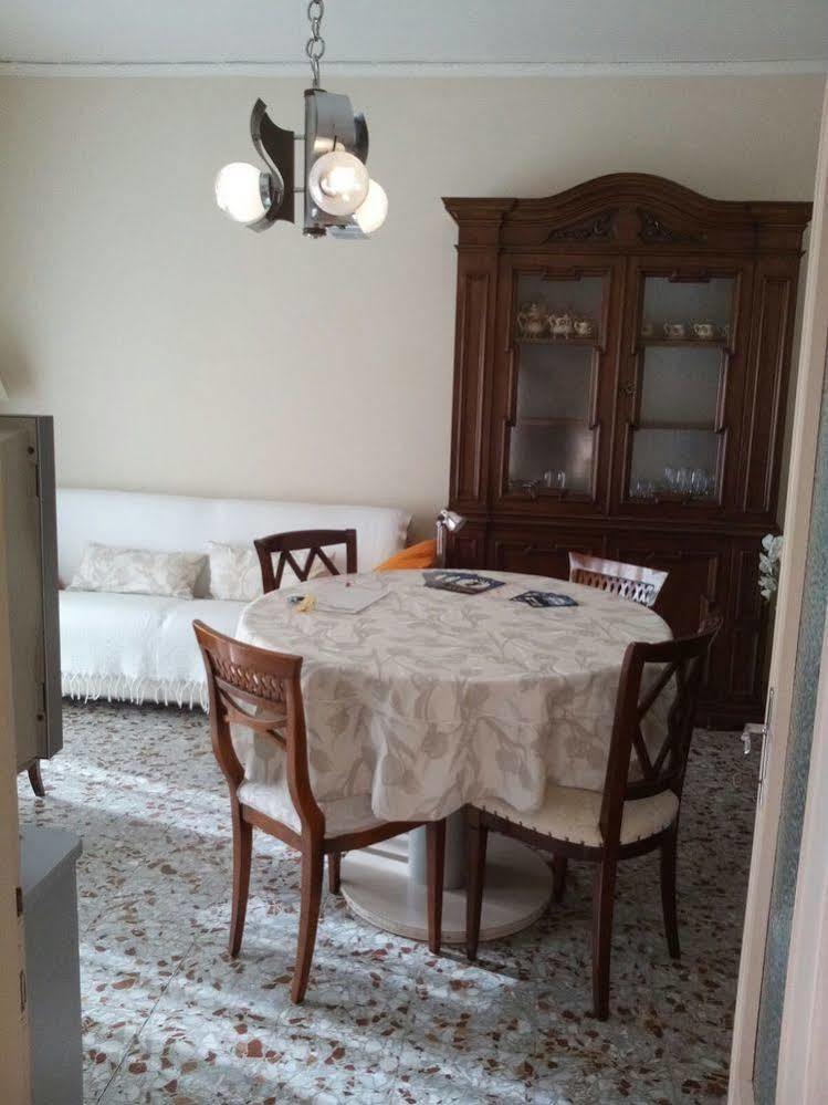 Bed and Breakfast Casa Emanuela П'яццола-суль-Брента Екстер'єр фото