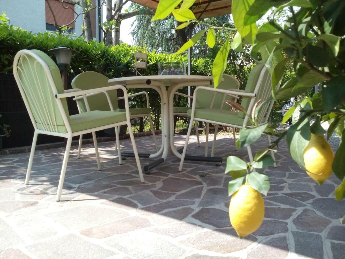 Bed and Breakfast Casa Emanuela П'яццола-суль-Брента Екстер'єр фото